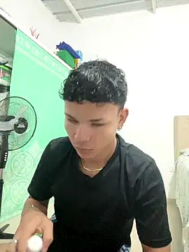 Snapshot of secret_justin7 chatting on 12-05-25, 11:08 secret justin7 online show from 12-05-25, 11:08