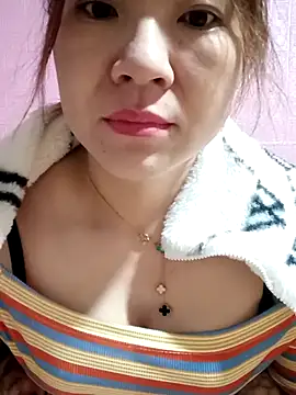 Snapshot of Lily-ross22 chatting on 11-28-25, 11:51 Lily-ross22 online show from 11-28-25, 11:51