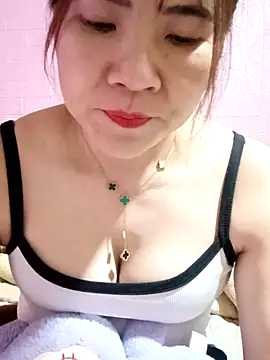 Snapshot of Lily-ross22 chatting on 11-30-25, 09:57 Lily-ross22 online show from 11-30-25, 09:57