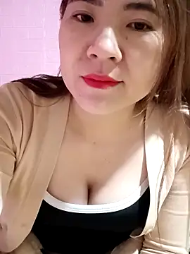 Snapshot of Lily-ross22 chatting on 12-15-25, 04:55 Lily-ross22 online show from 12-15-25, 04:55