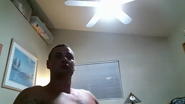 Snapshot of Honorablyrespectedgent chatting on 11-28-25, 04:48 Honorablyrespectedgent online show from 11-28-25, 04:48