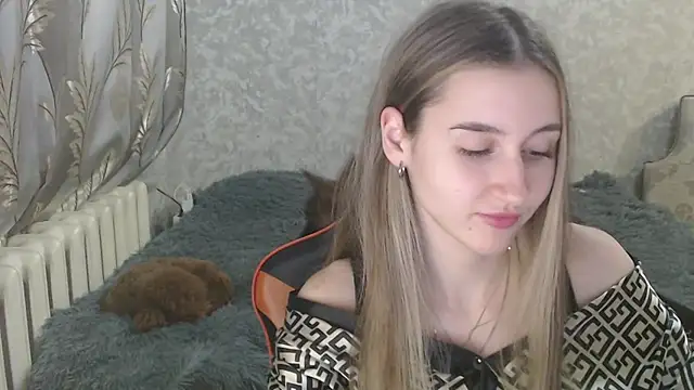 Snapshot of Ave_Costly chatting on 12-04-25, 12:25 Ave Costly online show from 12-04-25, 12:25