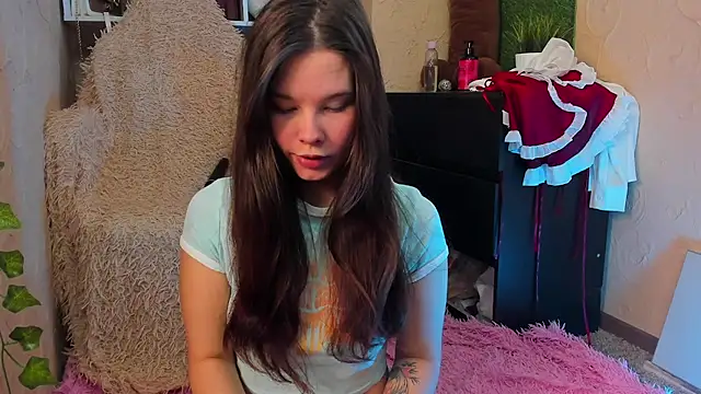 Snapshot of amelialy chatting on 12-15-25, 07:23 amelialy online show from 12-15-25, 07:23