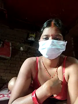 Snapshot of Curvy_Vamikaa chatting on 12-15-25, 08:29 Curvy Vamikaa online show from 12-15-25, 08:29