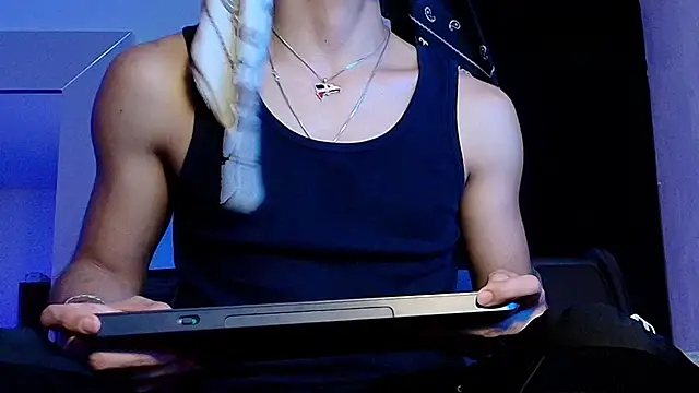 Snapshot of Da_usma00 chatting on 12-16-25, 04:06 Da usma00 online show from 12-16-25, 04:06