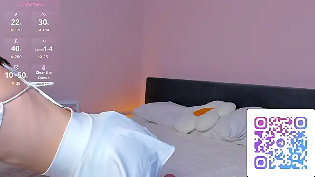 Snapshot of lally_cute chatting on 12-15-25, 11:25 lally cute online show from 12-15-25, 11:25