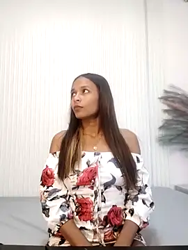 Snapshot of KeiraFox9 chatting on 12-04-25, 06:44 KeiraFox9 online show from 12-04-25, 06:44