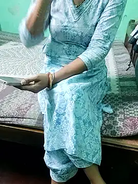 Snapshot of Myraajii chatting on 02-10-26, 02:54 Myraajii online show from 02-10-26, 02:54