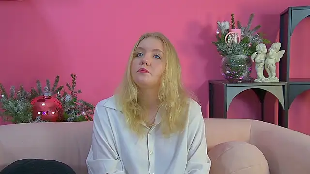 Snapshot of EmilyEvanse chatting on 12-02-25, 06:08 EmilyEvanse online show from 12-02-25, 06:08