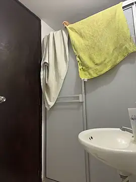 Snapshot of Miia_moonn chatting on 12-14-25, 11:15 Miia moonn online show from 12-14-25, 11:15