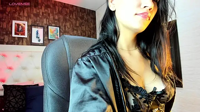 Snapshot of katty__collins chatting on 12-14-25, 10:25 katty collins online show from 12-14-25, 10:25