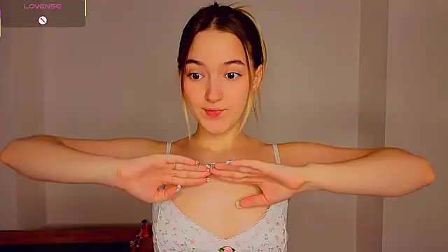 Snapshot of MarySparkl chatting on 11-30-25, 06:12 MarySparkl online show from 11-30-25, 06:12