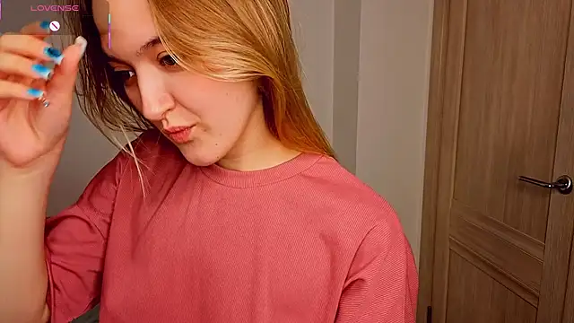 Snapshot of MarySparkl chatting on 12-03-25, 07:45 MarySparkl online show from 12-03-25, 07:45