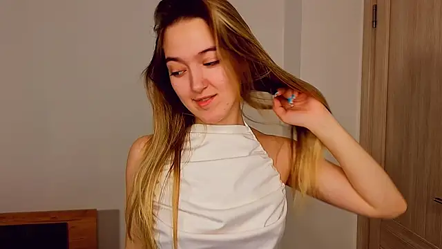 Snapshot of MarySparkl chatting on 12-04-25, 07:33 MarySparkl online show from 12-04-25, 07:33