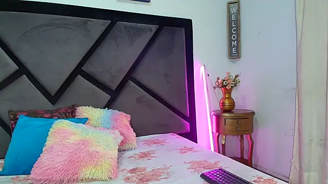 Snapshot of TashaNaughty4u chatting on 12-05-25, 12:14 TashaNaughty4u online show from 12-05-25, 12:14