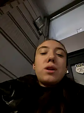 Snapshot of CristinaSw chatting on 12-05-25, 08:16 CristinaSw online show from 12-05-25, 08:16