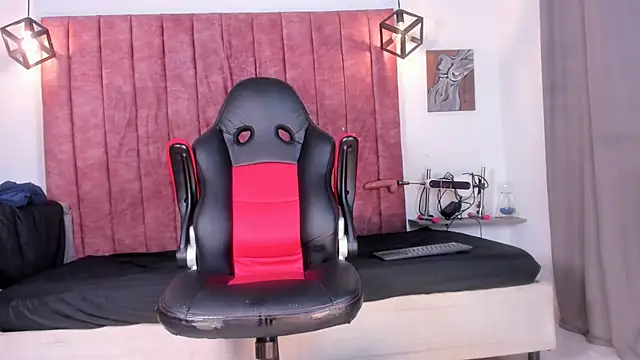 Snapshot of Noah_Katz chatting on 12-23-25, 02:53 Noah Katz online show from 12-23-25, 02:53