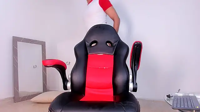 Snapshot of Noah_Katz chatting on 01-06-26, 05:00 Noah Katz online show from 01-06-26, 05:00