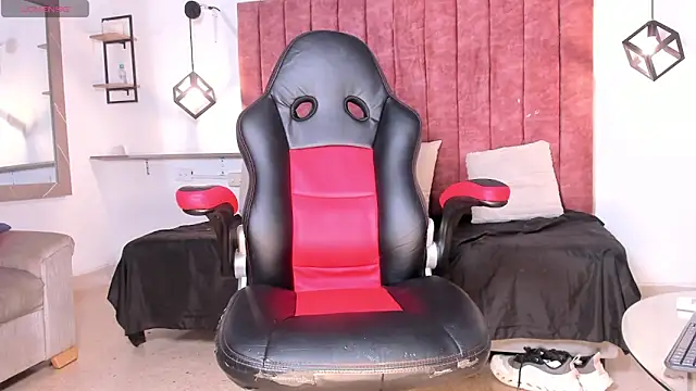 Snapshot of Noah_Katz chatting on 02-12-26, 06:30 Noah Katz online show from 02-12-26, 06:30