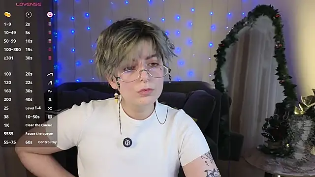 Snapshot of Spider_Arti chatting on 12-15-25, 09:19 Spider Arti online show from 12-15-25, 09:19