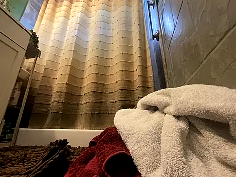 xxxenzo1 online show from 10-22-25, 12:11