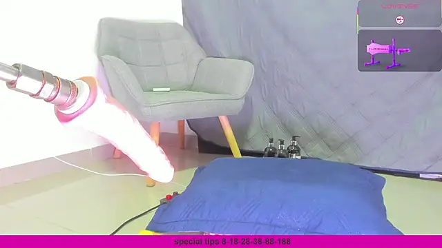 Snapshot of sophie_1_ chatting on 02-27-26, 02:33 sophie 1 online show from 02-27-26, 02:33