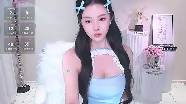 Snapshot of Persephone_2025 chatting on 12-16-25, 04:23 Persephone 2025 online show from 12-16-25, 04:23