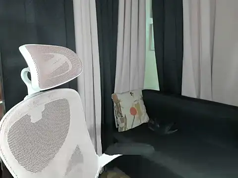 Snapshot of TsUncutMegan chatting on 11-29-25, 08:06 TsUncutMegan online show from 11-29-25, 08:06