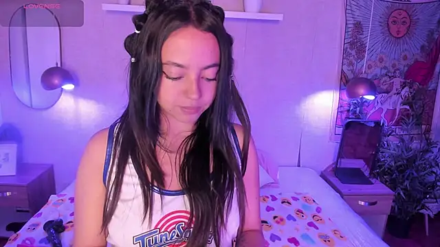 Snapshot of Laraa_Rouss_ chatting on 12-02-25, 03:56 Laraa Rouss online show from 12-02-25, 03:56