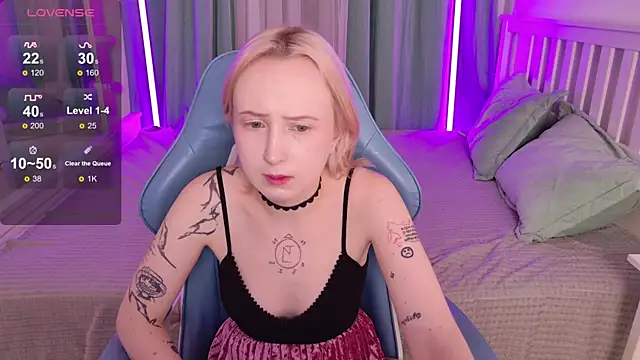 Snapshot of _Babyface_ chatting on 11-26-25, 01:12 Babyface online show from 11-26-25, 01:12