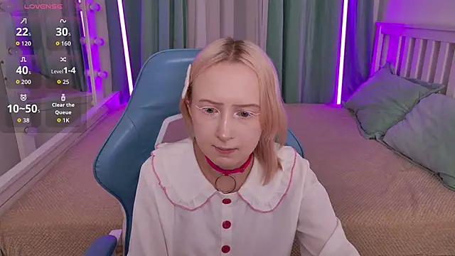 Snapshot of _Babyface_ chatting on 12-02-25, 01:28 Babyface online show from 12-02-25, 01:28