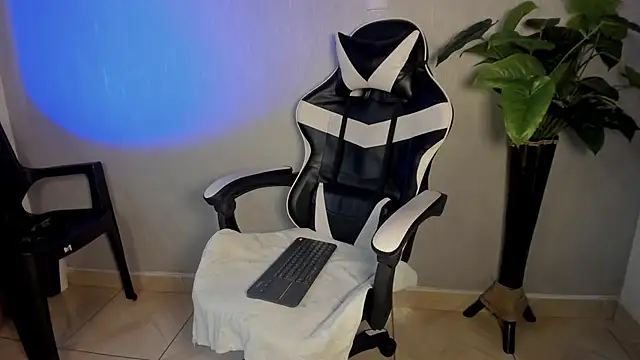 Brand Collins online show from 12-13-25, 07:53