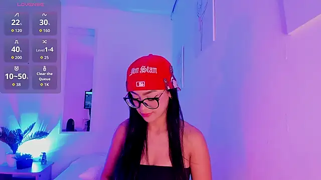 Snapshot of Klohewilliams_ chatting on 12-14-25, 12:43 Klohewilliams online show from 12-14-25, 12:43