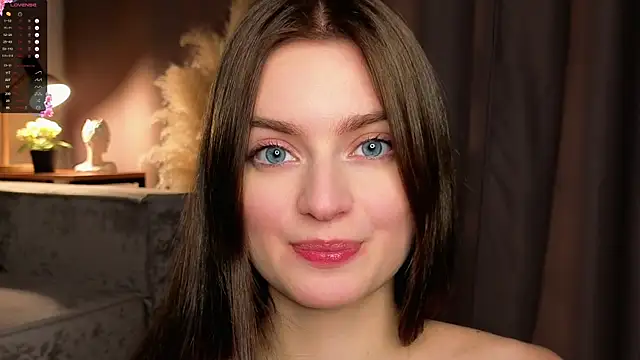 Snapshot of Sara_Kinsly chatting on 12-03-25, 03:10 Sara Kinsly online show from 12-03-25, 03:10