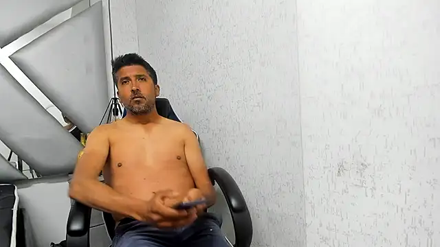 Snapshot of DANIDICK_VC chatting on 12-15-25, 12:09 DANIDICK VC online show from 12-15-25, 12:09