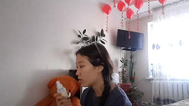 Snapshot of MollyTiger chatting on 11-27-25, 08:49 MollyTiger online show from 11-27-25, 08:49