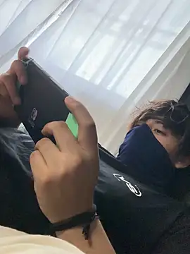 Snapshot of taehyun10 chatting on 12-02-25, 08:26 taehyun10 online show from 12-02-25, 08:26