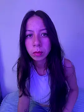 Snapshot of liceth_c chatting on 12-02-25, 02:56 liceth c online show from 12-02-25, 02:56