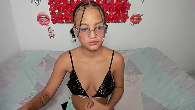 Snapshot of Tania_hot0 chatting on 12-16-25, 08:03 Tania hot0 online show from 12-16-25, 08:03