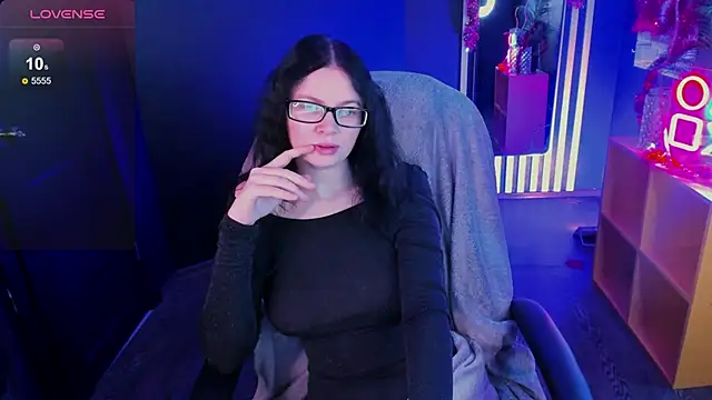 Snapshot of Lisa_Nerdy chatting on 12-15-25, 10:19 Lisa Nerdy online show from 12-15-25, 10:19