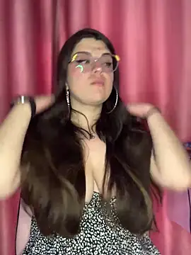 Snapshot of Scarletts_Boobs chatting on 11-30-25, 08:35 Scarletts Boobs online show from 11-30-25, 08:35