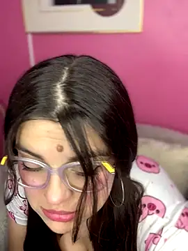 Snapshot of Scarletts_Boobs chatting on 12-03-25, 08:40 Scarletts Boobs online show from 12-03-25, 08:40