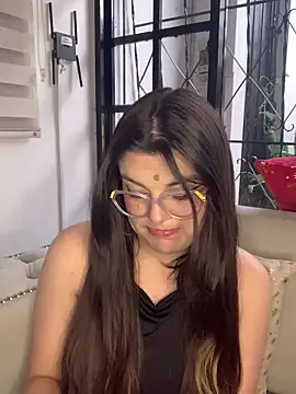 Snapshot of Scarletts_Boobs chatting on 12-15-25, 09:41 Scarletts Boobs online show from 12-15-25, 09:41