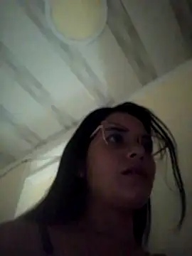 Snapshot of sofi11ruiz chatting on 12-14-25, 04:29 sofi11ruiz online show from 12-14-25, 04:29