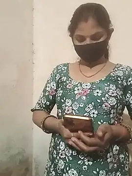 Snapshot of Pooja_bhabhi00 chatting on 11-30-25, 02:32 Pooja bhabhi00 online show from 11-30-25, 02:32