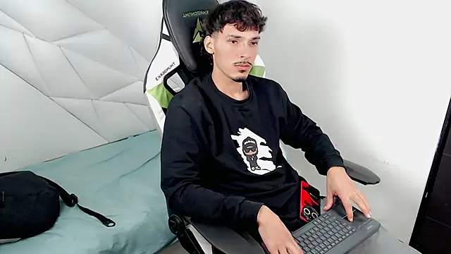 Yankeee  online show from 11-27-25, 05:09