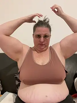 Snapshot of bea_french_curvy chatting on 01-12-26, 06:29 bea french curvy online show from 01-12-26, 06:29