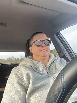 Snapshot of bea_french_curvy chatting on 02-06-26, 09:23 bea french curvy online show from 02-06-26, 09:23