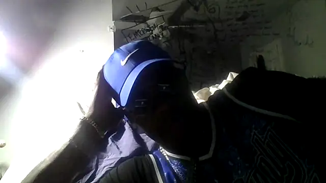 YOUNGmj6023 online show from 12-20-25, 04:19