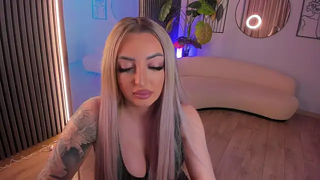 Snapshot of obscenexxx chatting on 11-27-25, 05:53 obscenexxx online show from 11-27-25, 05:53